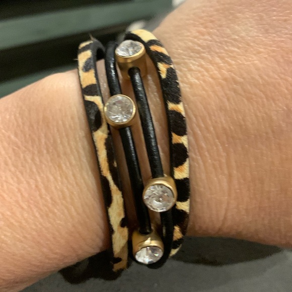4 strand leather and cheetah print wrap bracelet with rhinestones. Like new - Picture 1 of 2